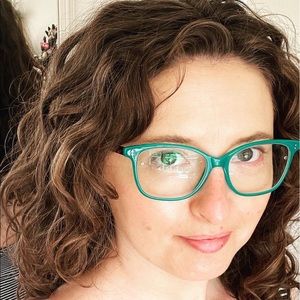 Meet your Posher, Elizabeth